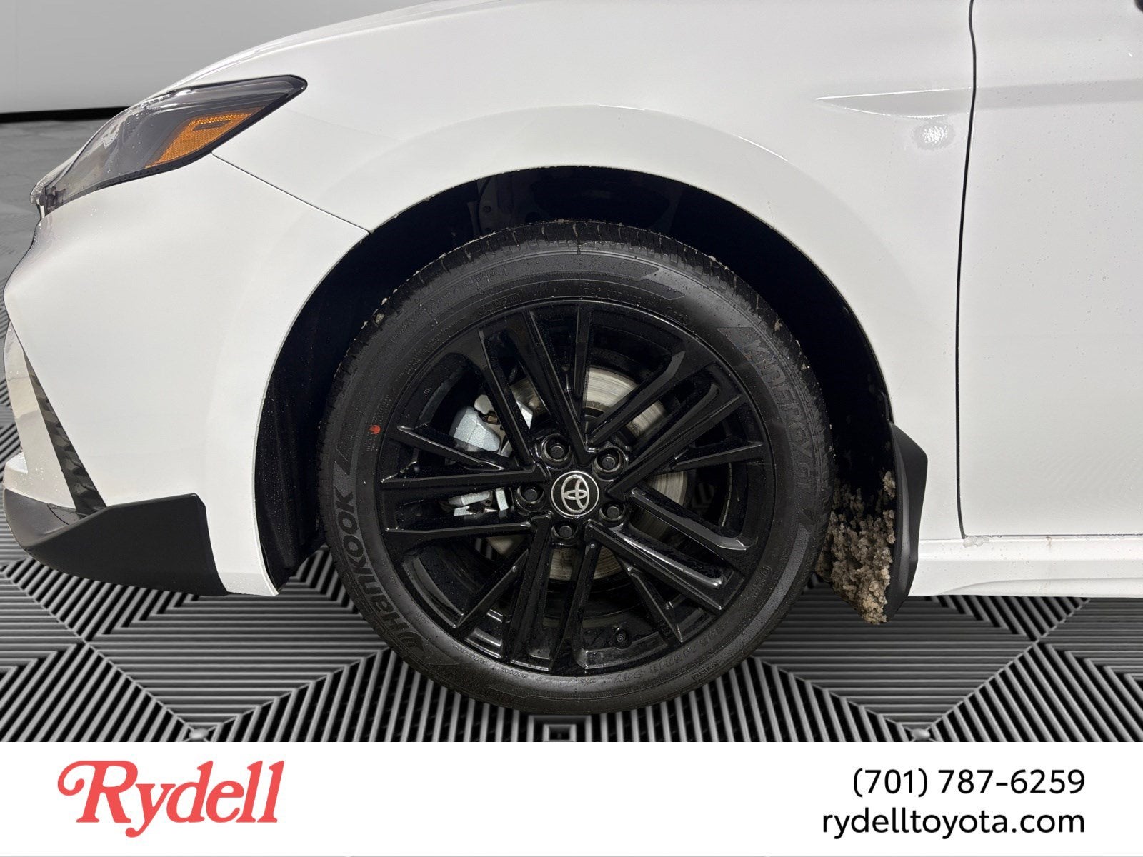 2026 Toyota Camry SE AWD