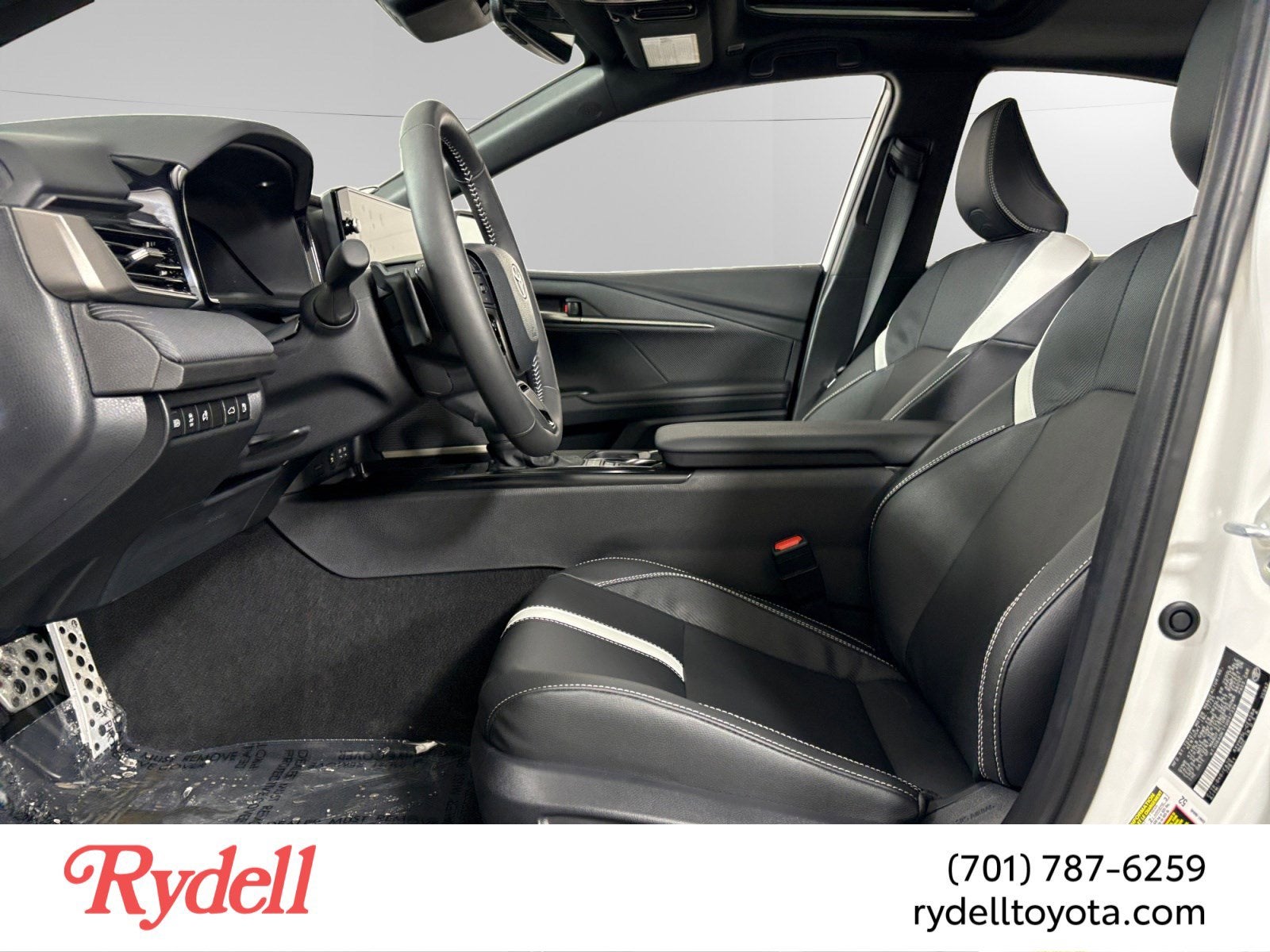 2026 Toyota Camry SE AWD