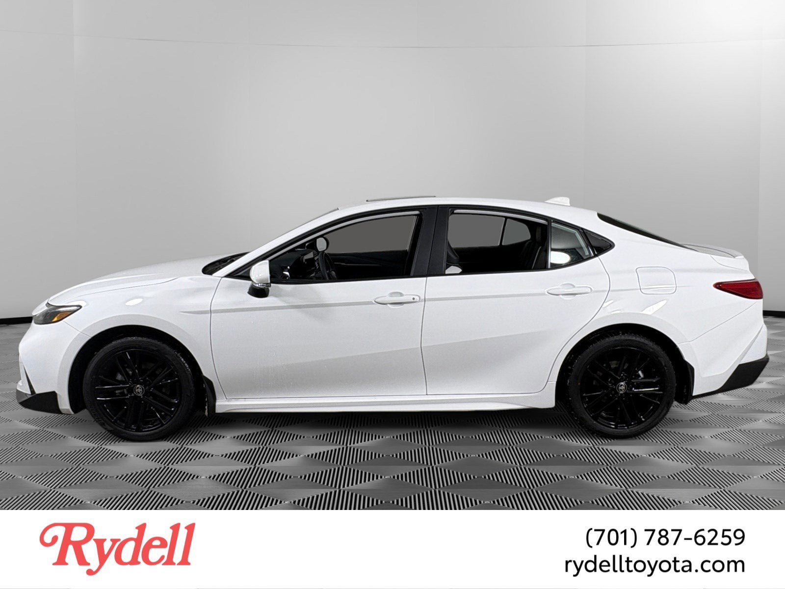 2026 Toyota Camry SE AWD