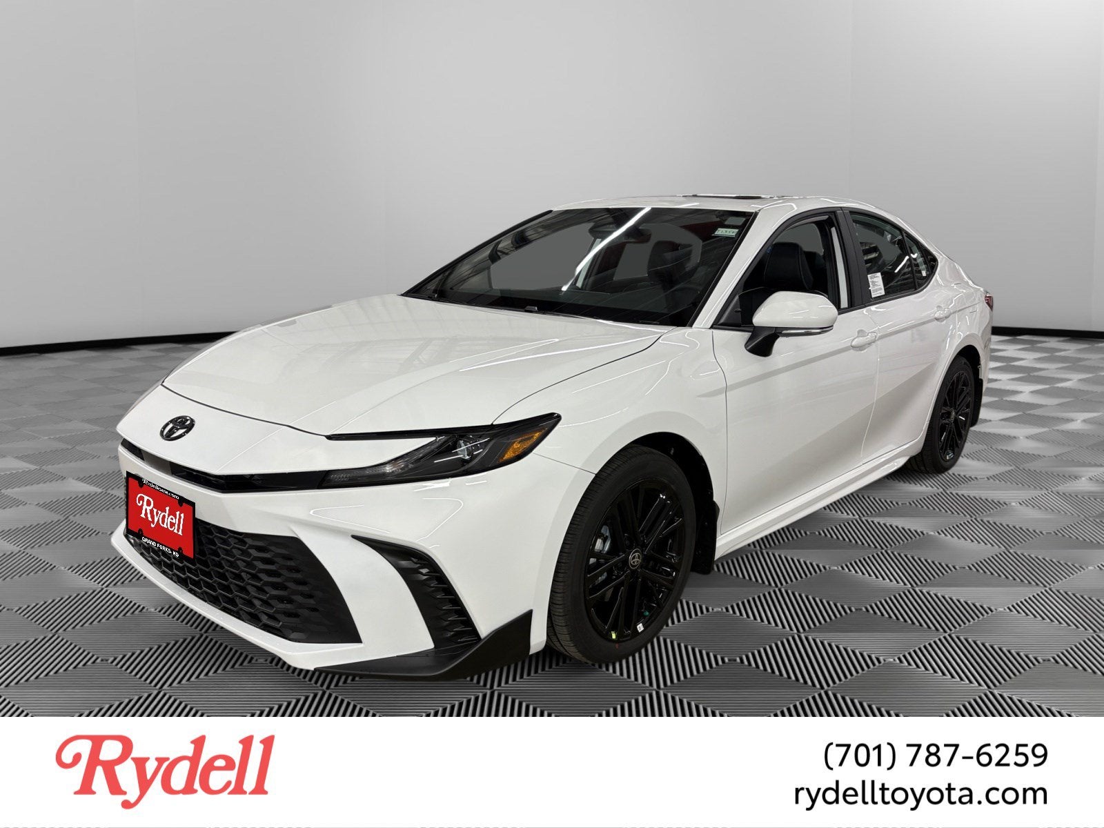 2026 Toyota Camry SE AWD