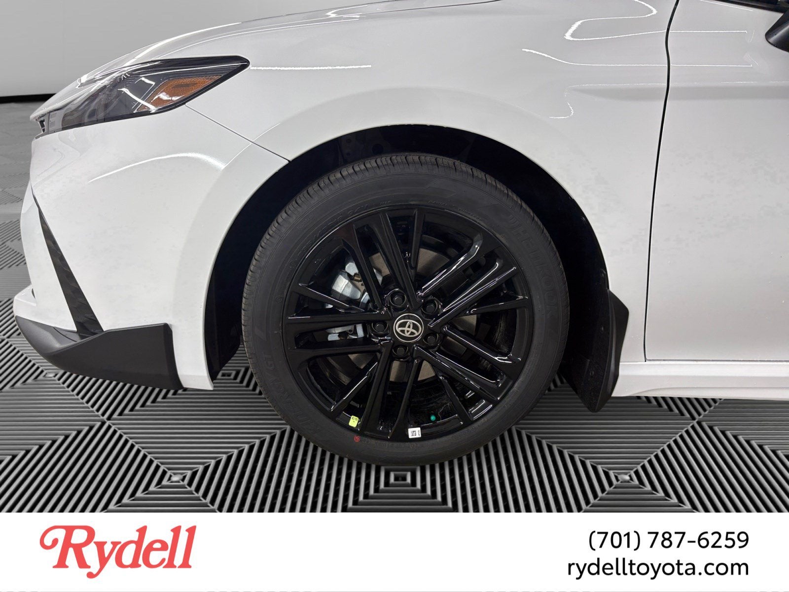2026 Toyota Camry SE AWD
