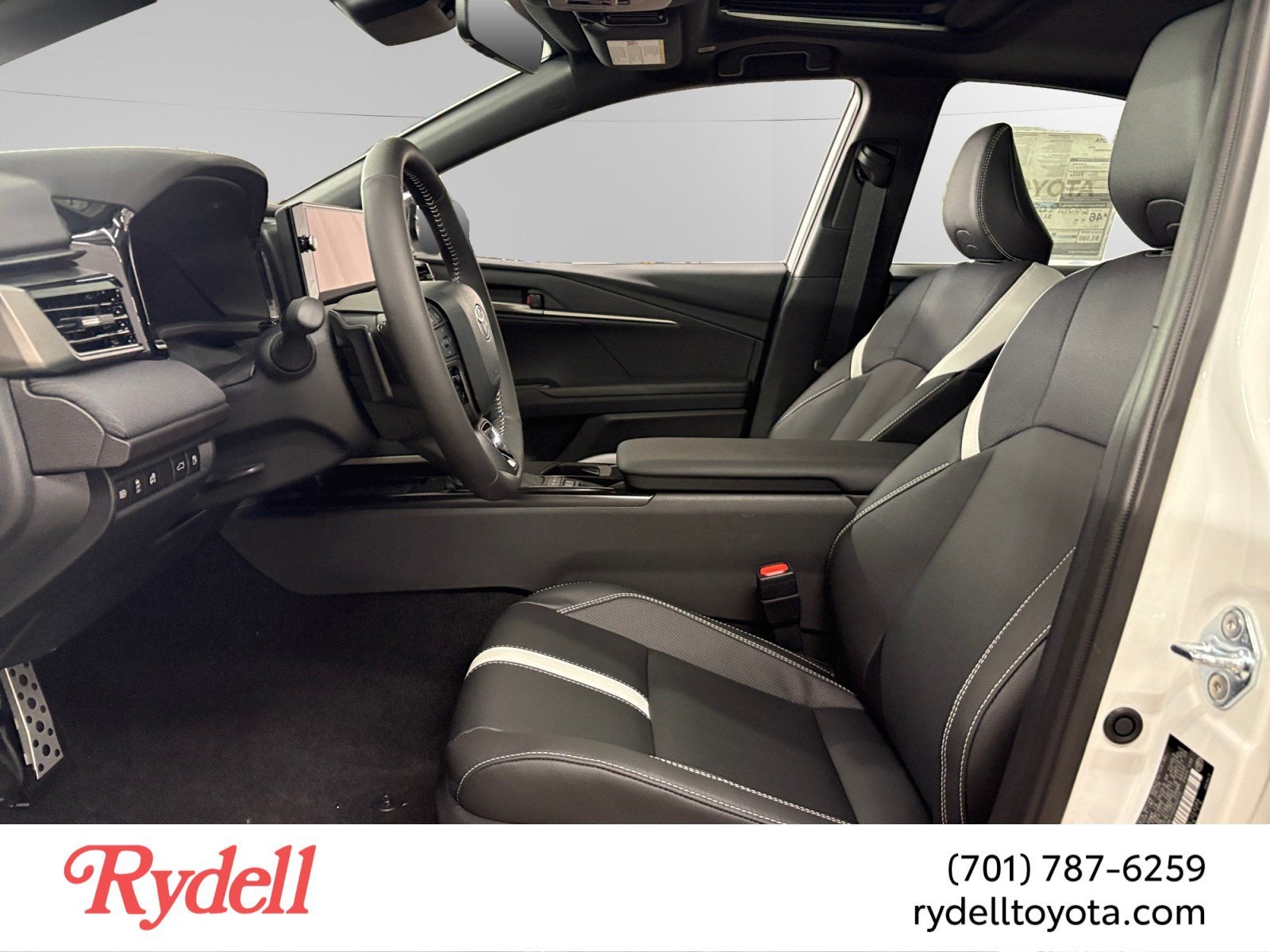 2026 Toyota Camry SE AWD