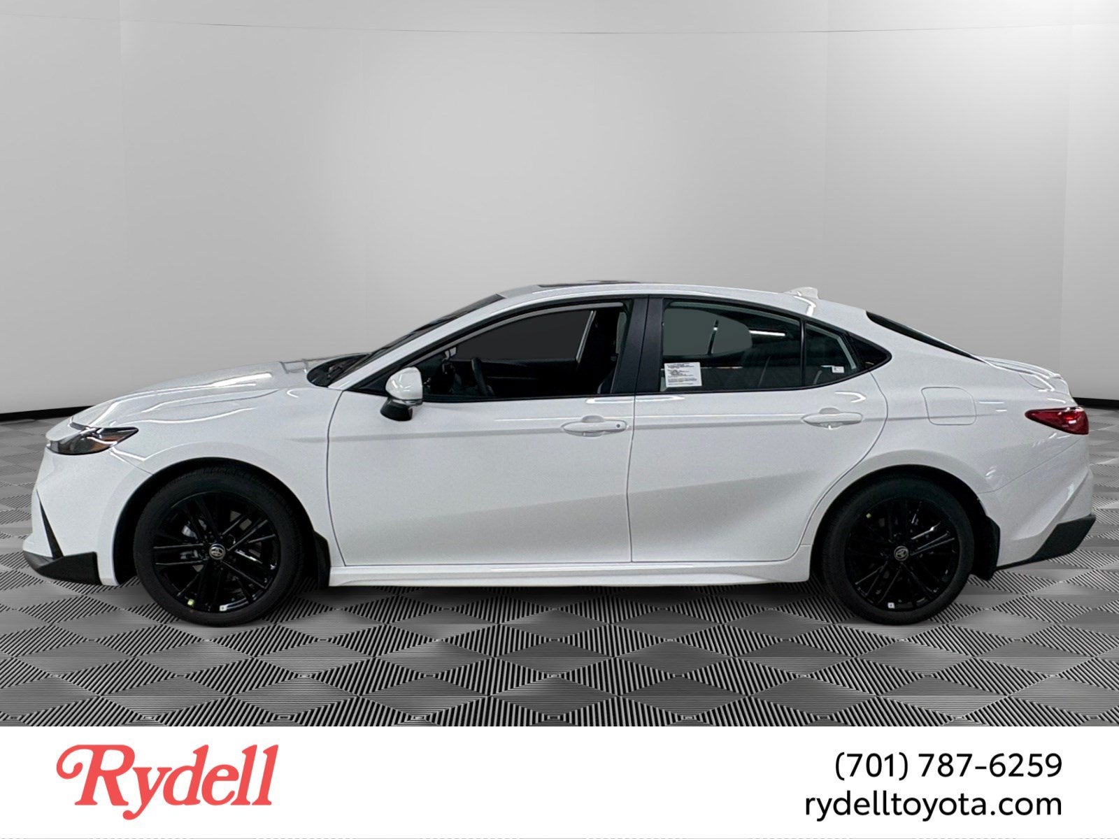 2026 Toyota Camry SE AWD