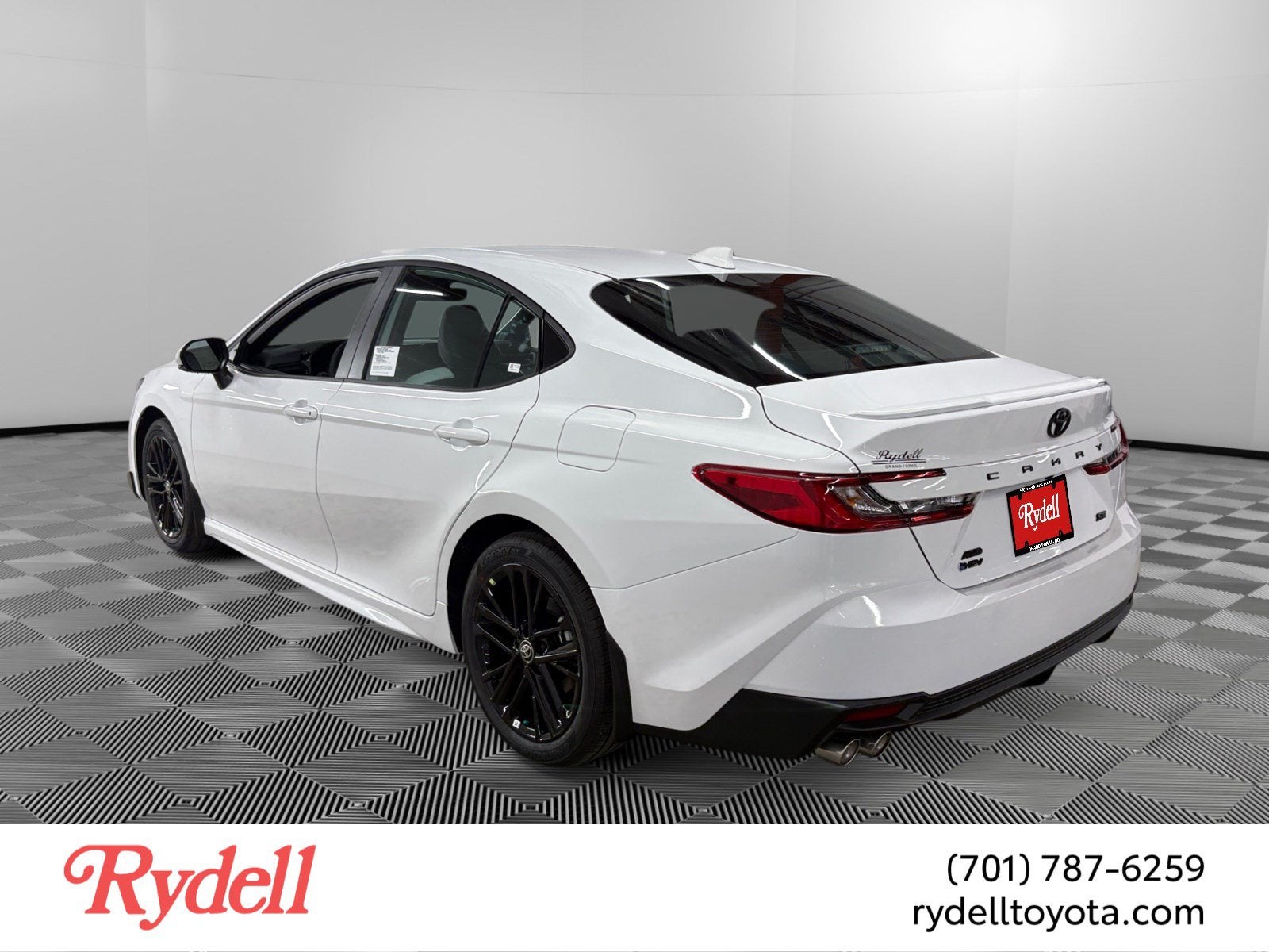 2026 Toyota Camry SE AWD