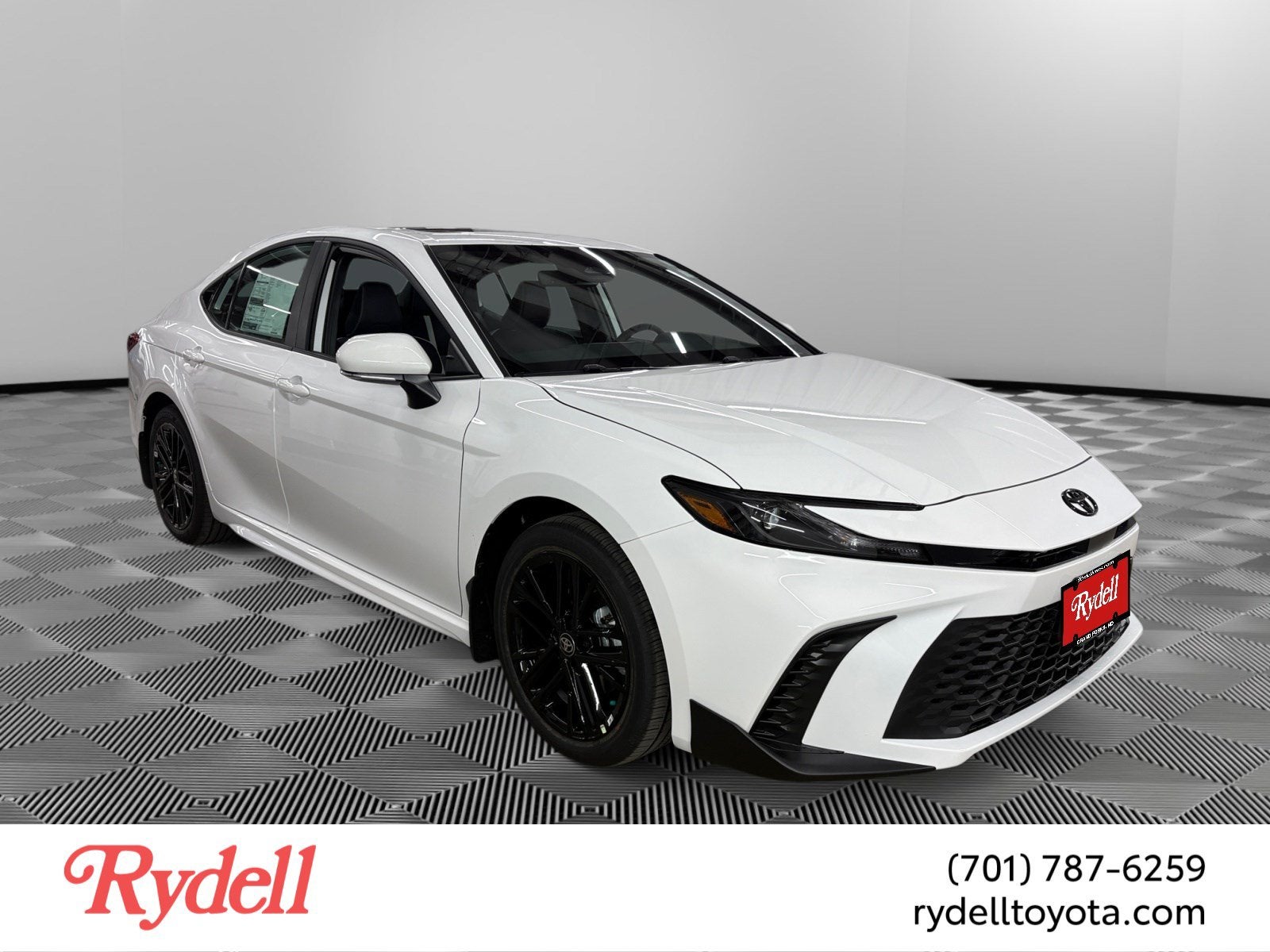 2026 Toyota Camry SE AWD
