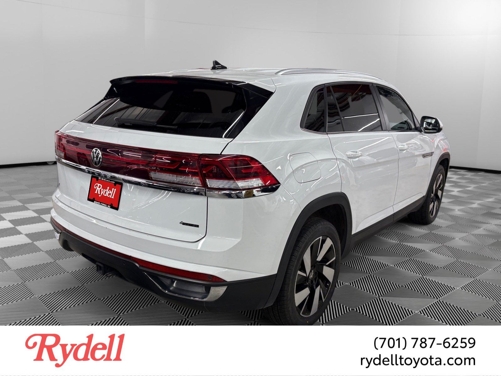 2025 Volkswagen Atlas Cross Sport 2.0T SE w/Technology