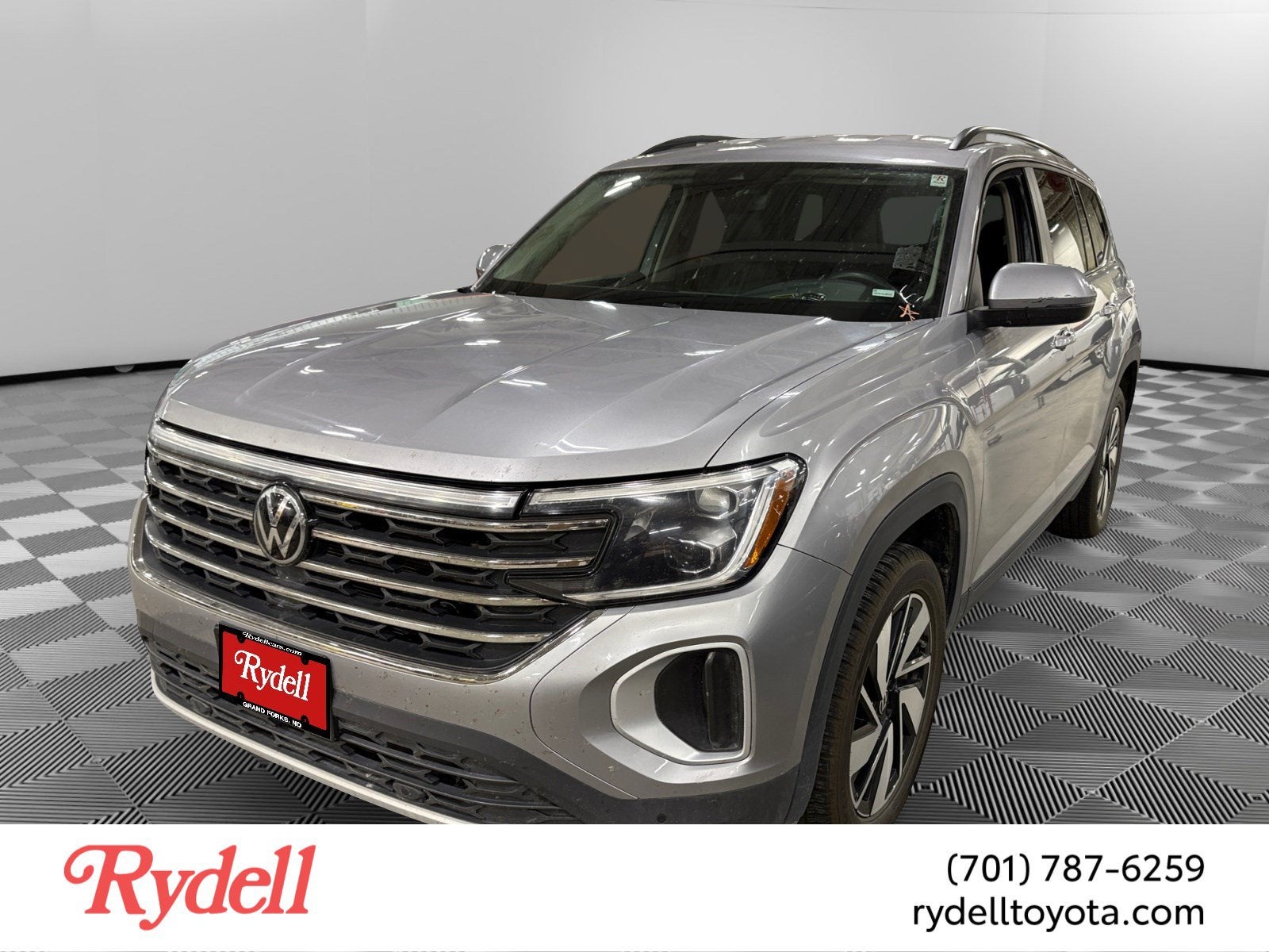 2025 Volkswagen Atlas 2.0T SE w/Technology