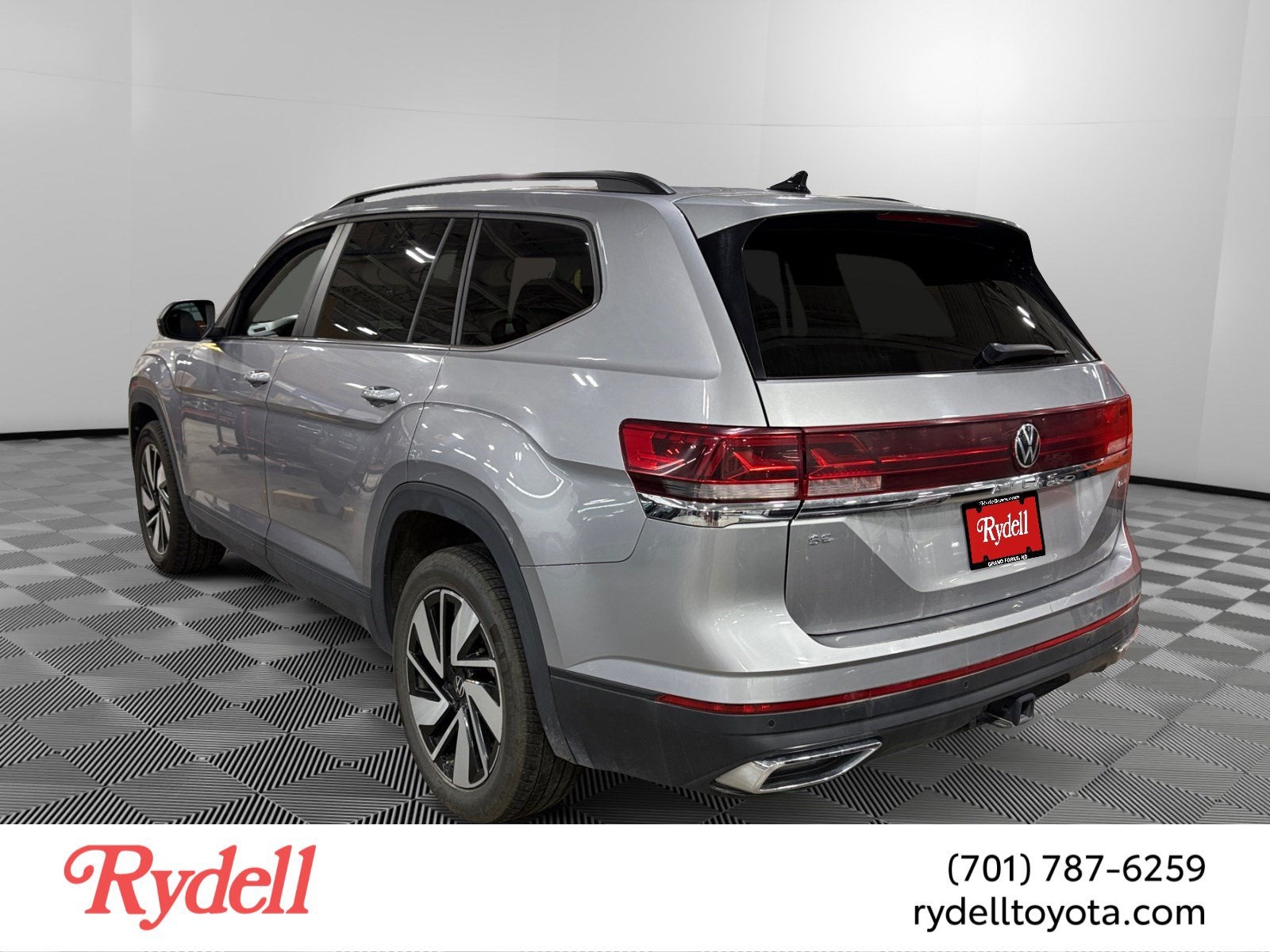 2025 Volkswagen Atlas 2.0T SE w/Technology