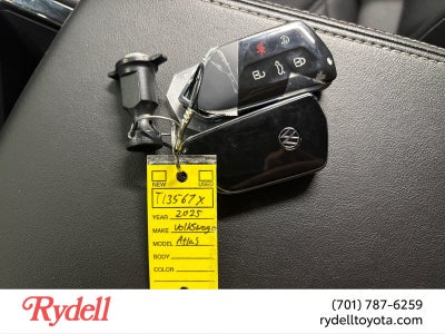 2025 Volkswagen Atlas 2.0T SE w/Technology