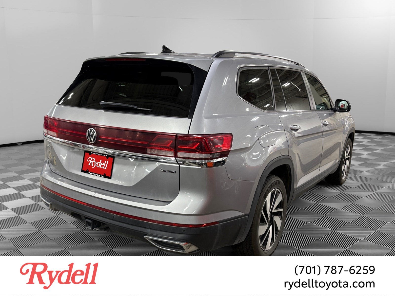 2025 Volkswagen Atlas 2.0T SE w/Technology