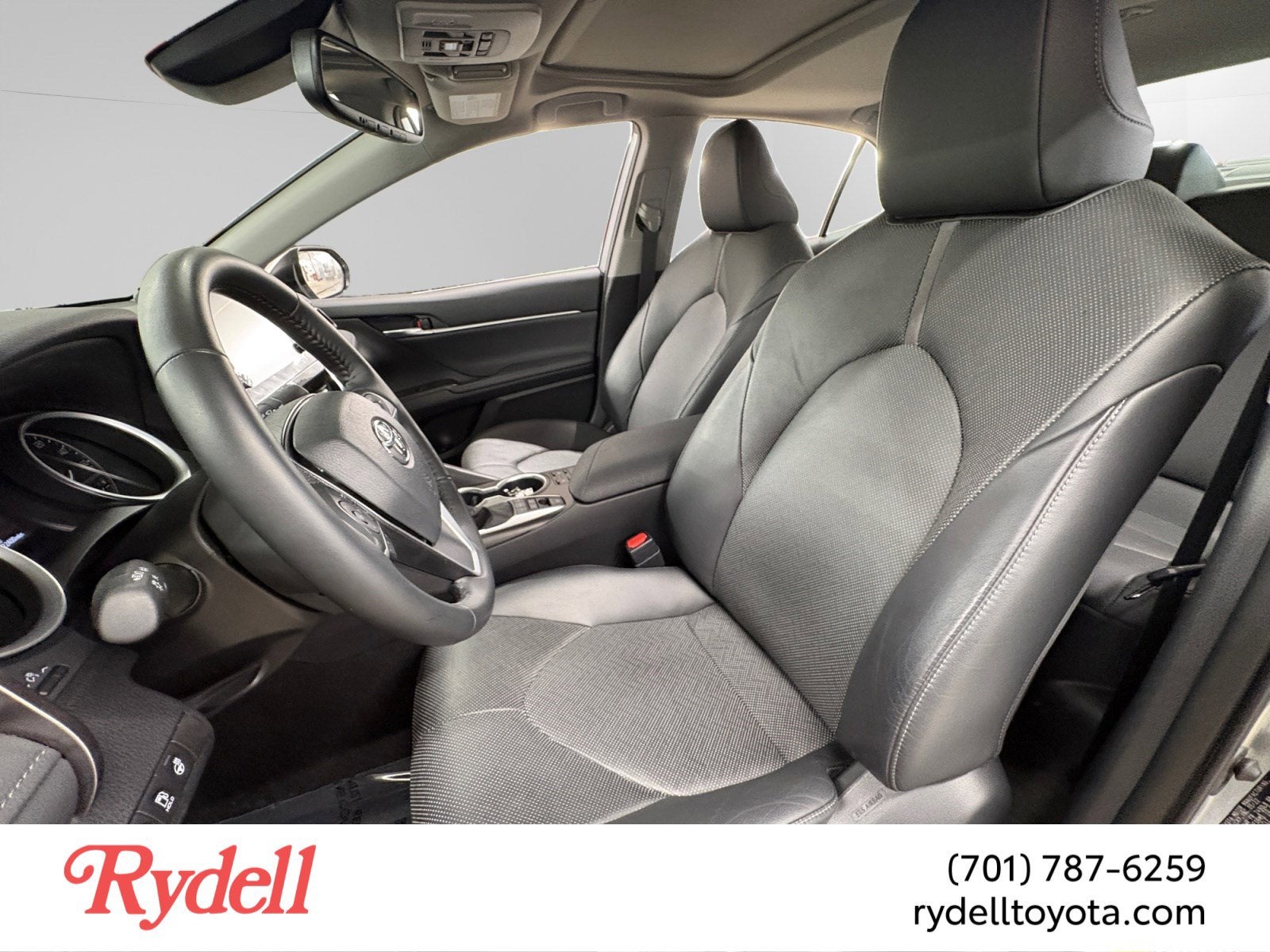 2022 Toyota Camry Hybrid XLE