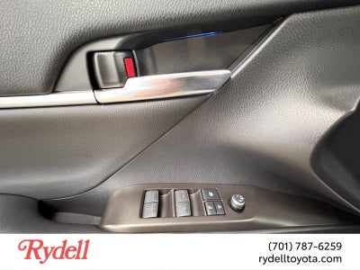 2022 Toyota Camry Hybrid XLE