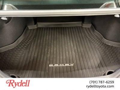 2022 Toyota Camry Hybrid XLE