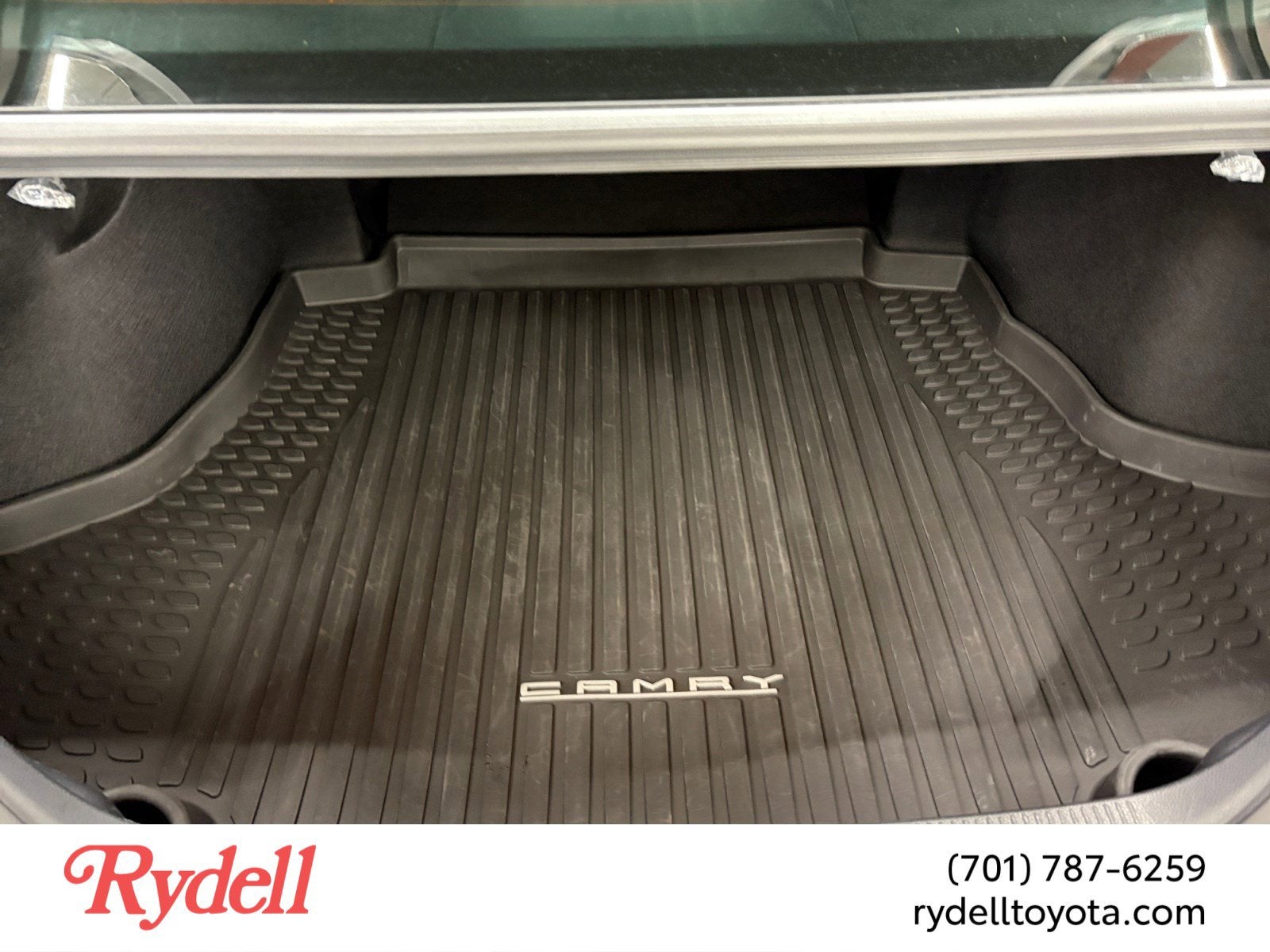 2022 Toyota Camry Hybrid XLE