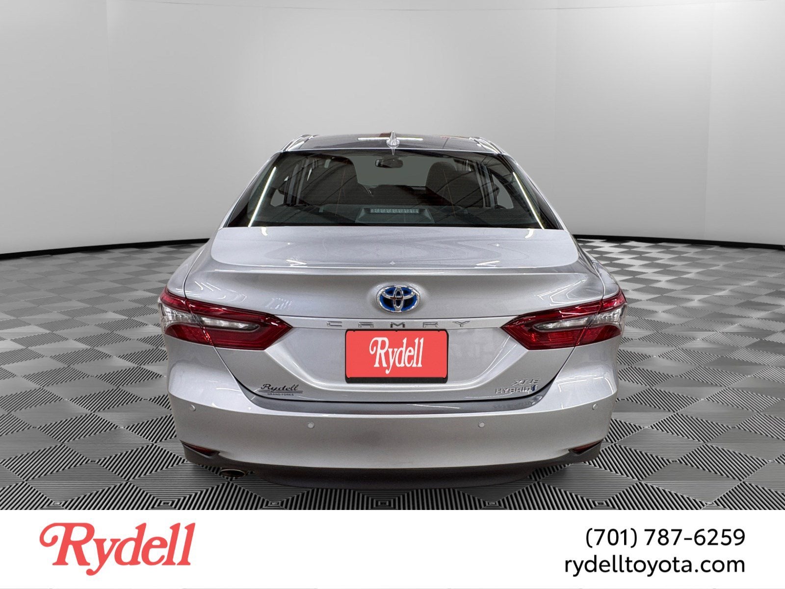 2022 Toyota Camry Hybrid XLE