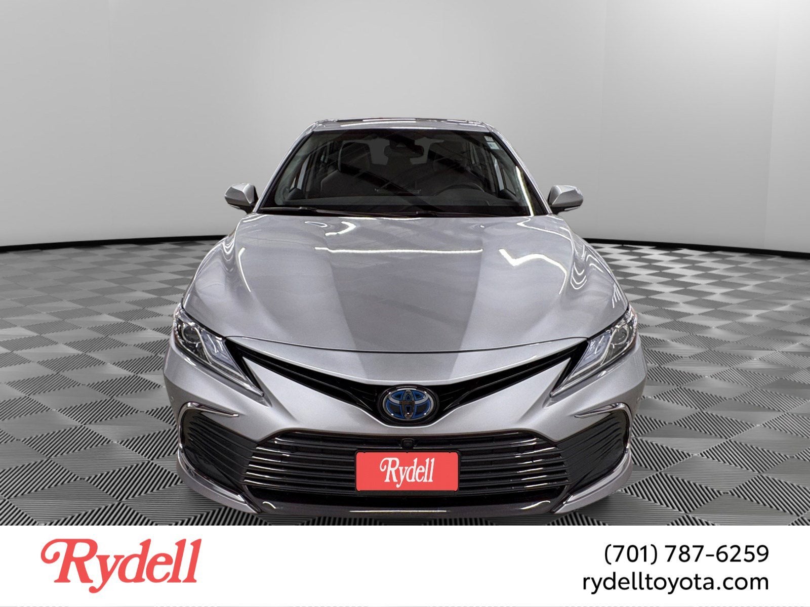 2022 Toyota Camry Hybrid XLE