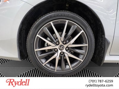 2022 Toyota Camry Hybrid XLE