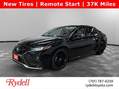 2022 Toyota Camry Hybrid XSE