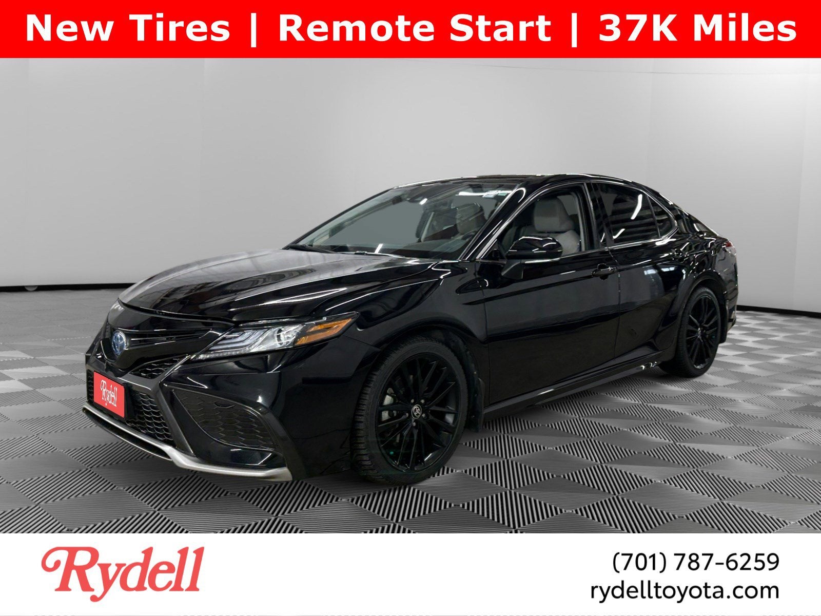2022 Toyota Camry Hybrid XSE