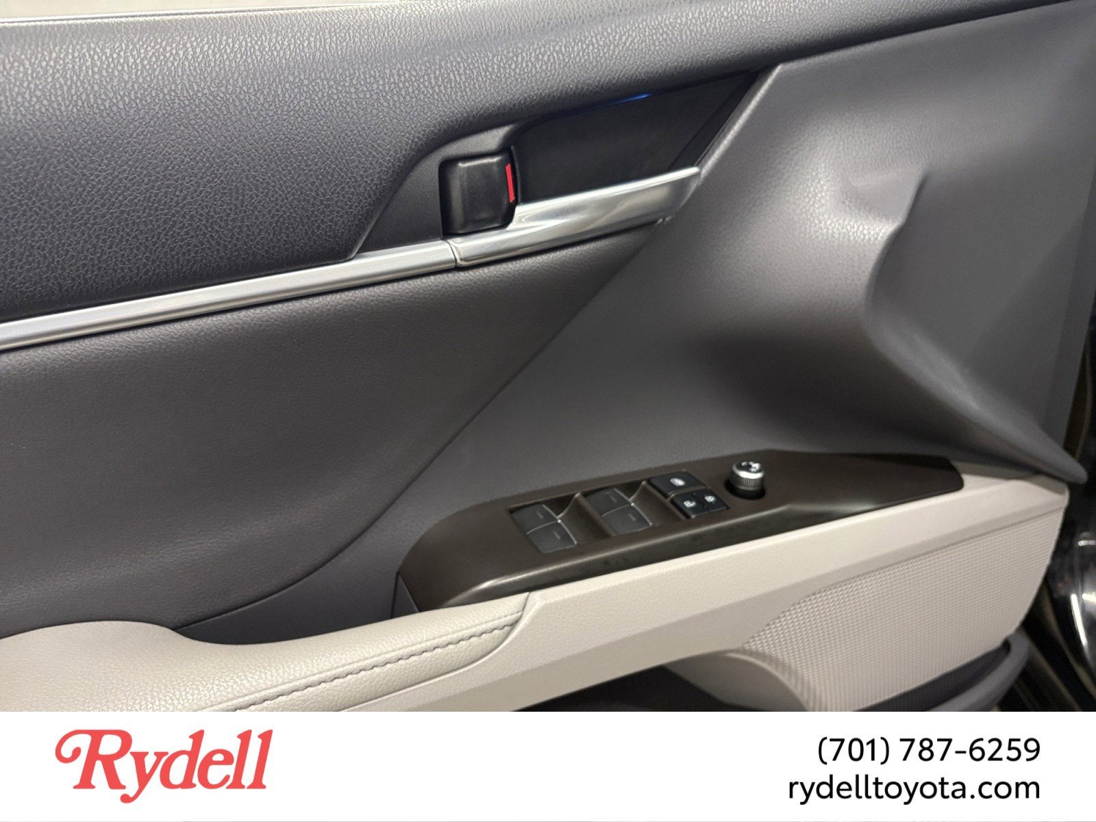 2022 Toyota Camry Hybrid XSE