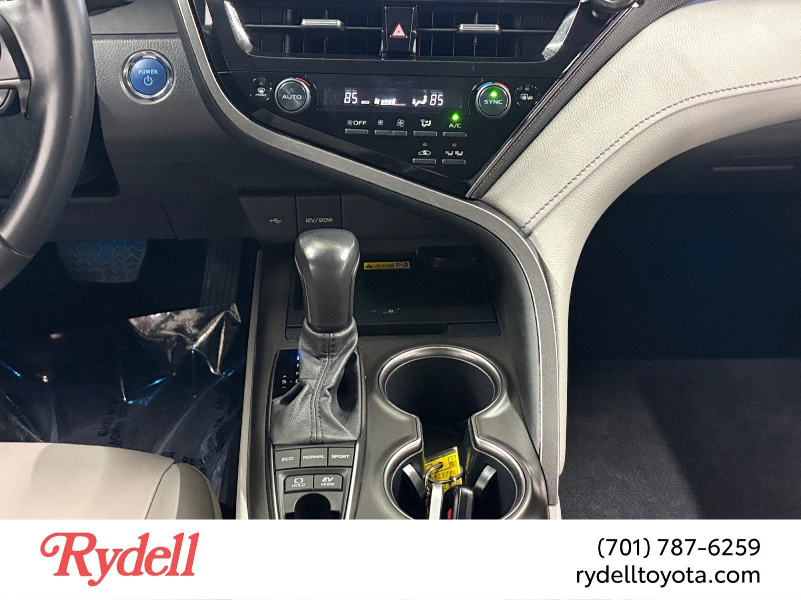 2022 Toyota Camry Hybrid XSE