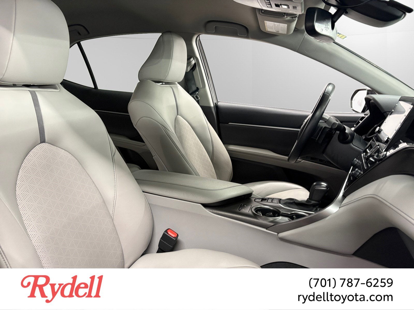 2022 Toyota Camry Hybrid XSE