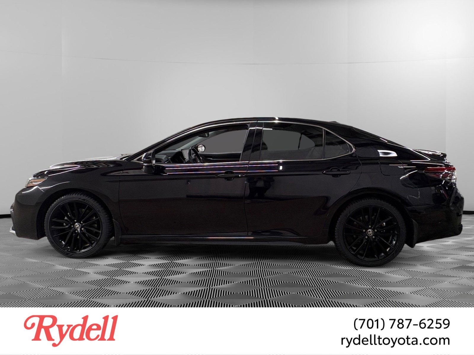 2022 Toyota Camry Hybrid XSE