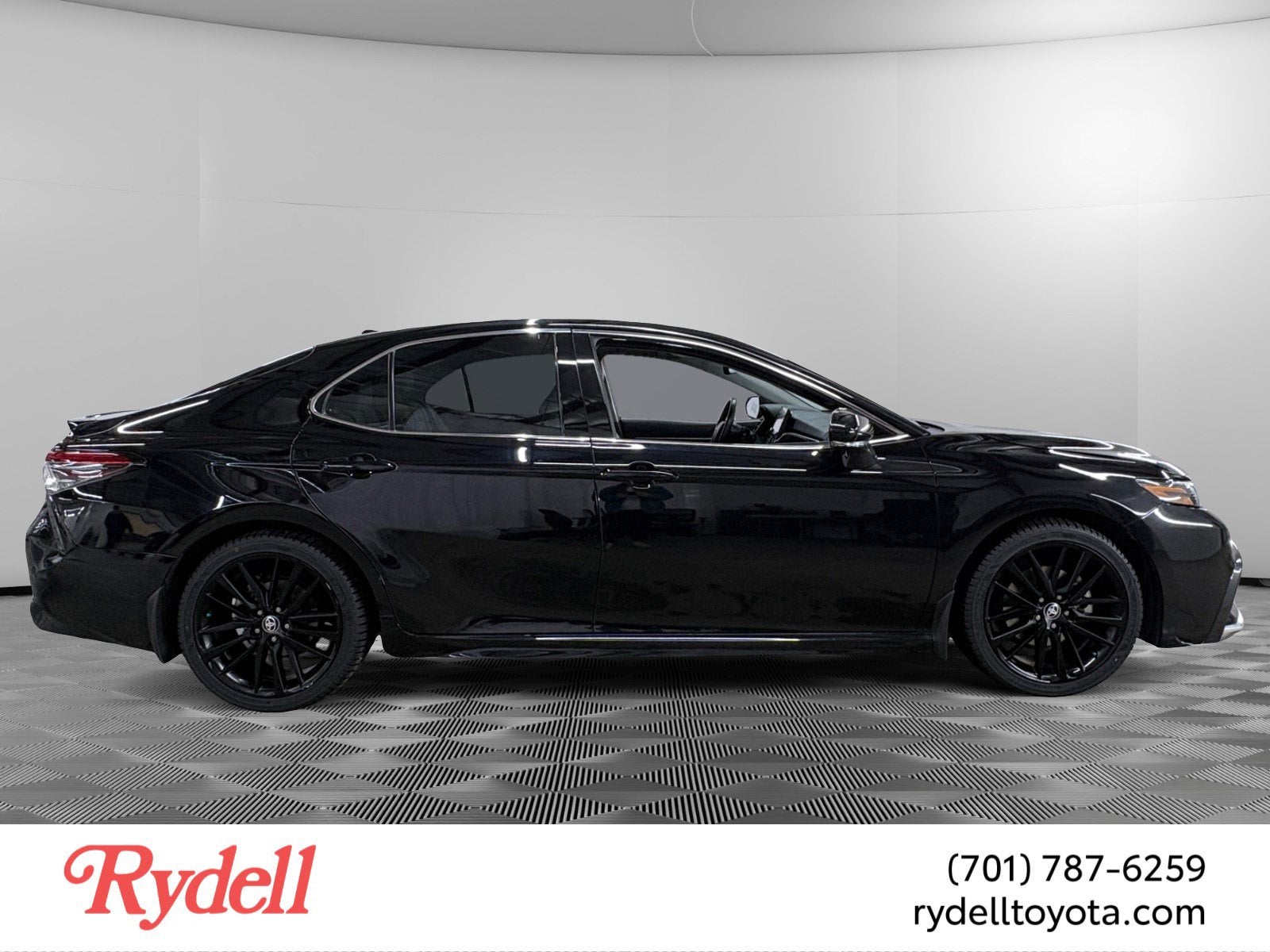 2022 Toyota Camry Hybrid XSE