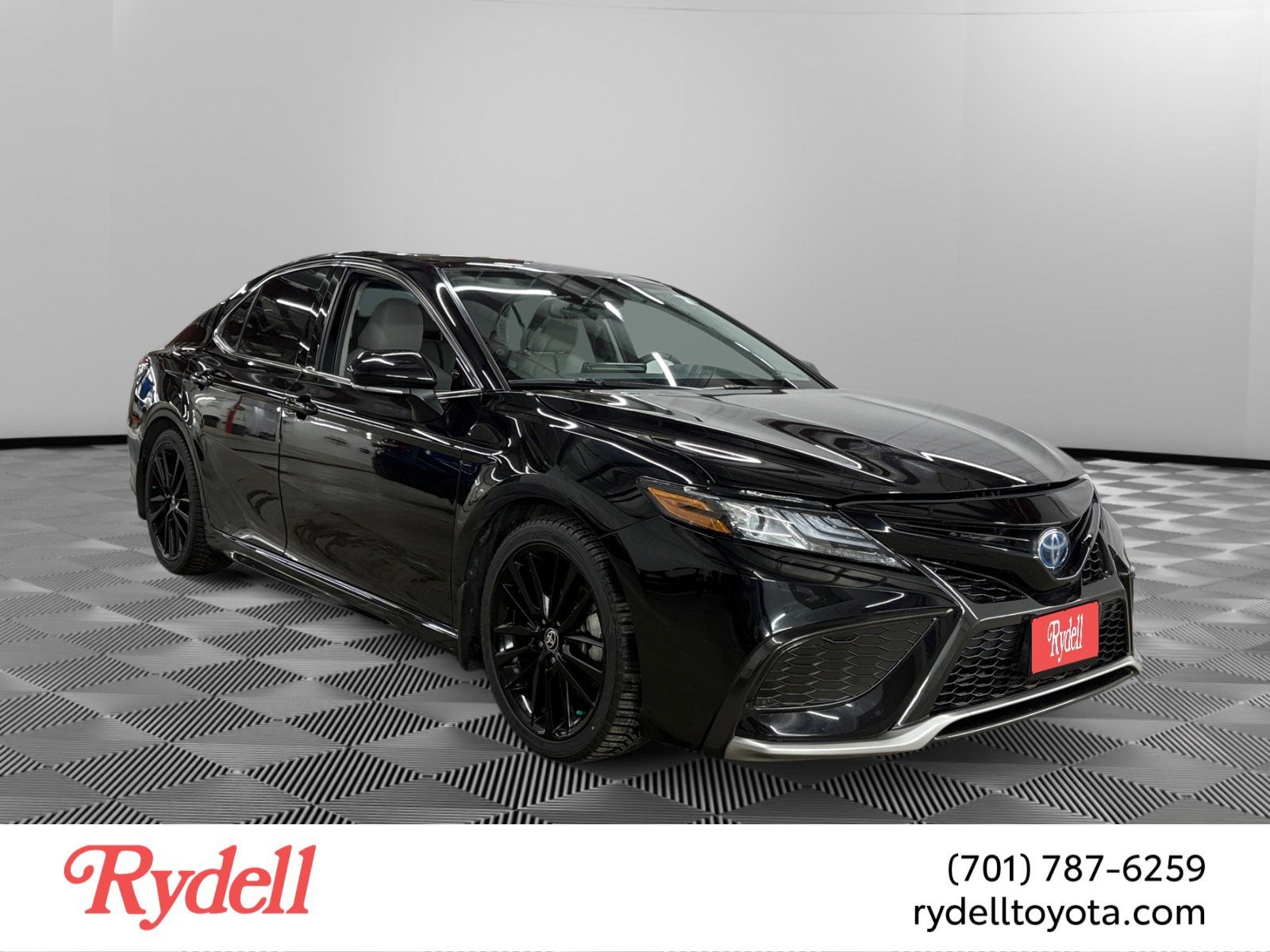 2022 Toyota Camry Hybrid XSE