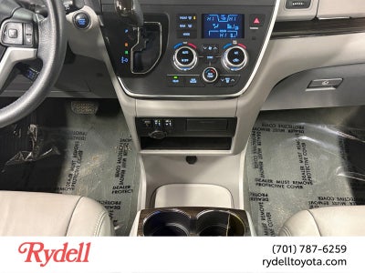 2017 Toyota Sienna XLE