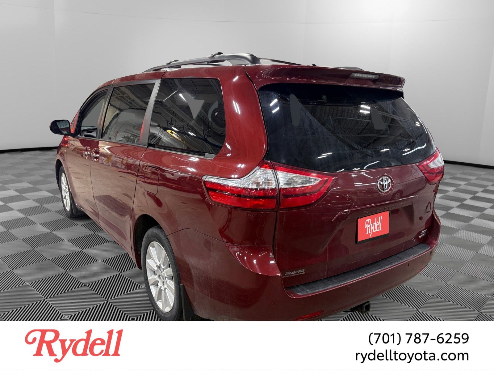2017 Toyota Sienna XLE