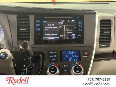 2017 Toyota Sienna XLE