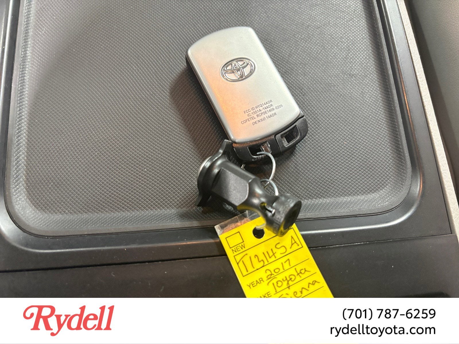 2017 Toyota Sienna XLE