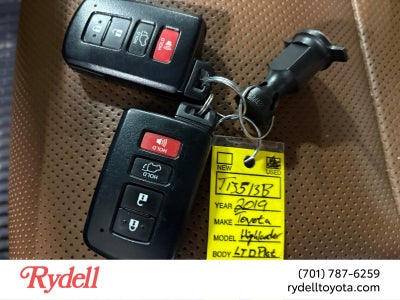 2019 Toyota Highlander Limited Platinum