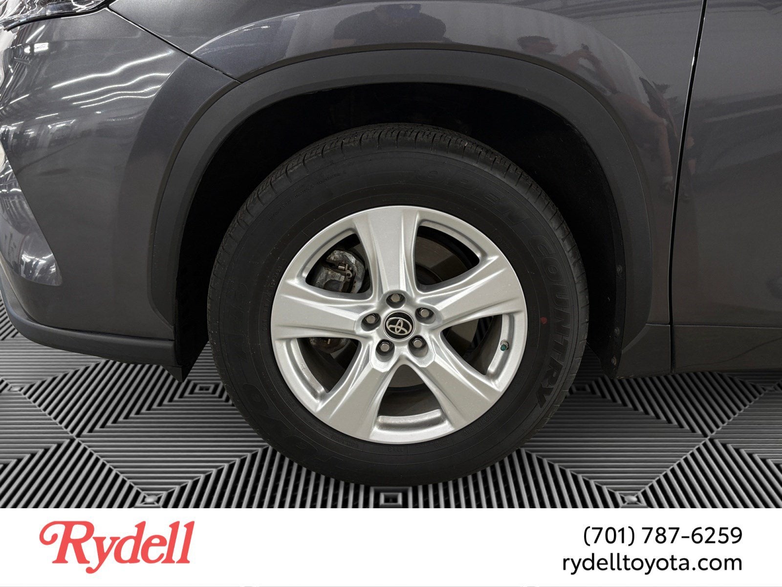 2023 Toyota Highlander LE