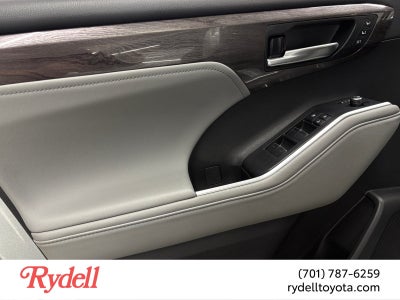 2024 Toyota Highlander Hybrid Limited