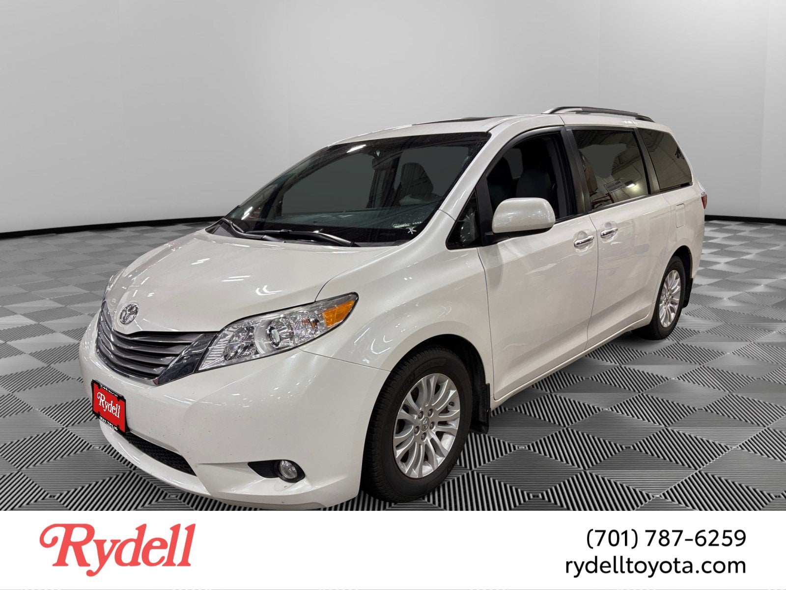 2017 Toyota Sienna XLE