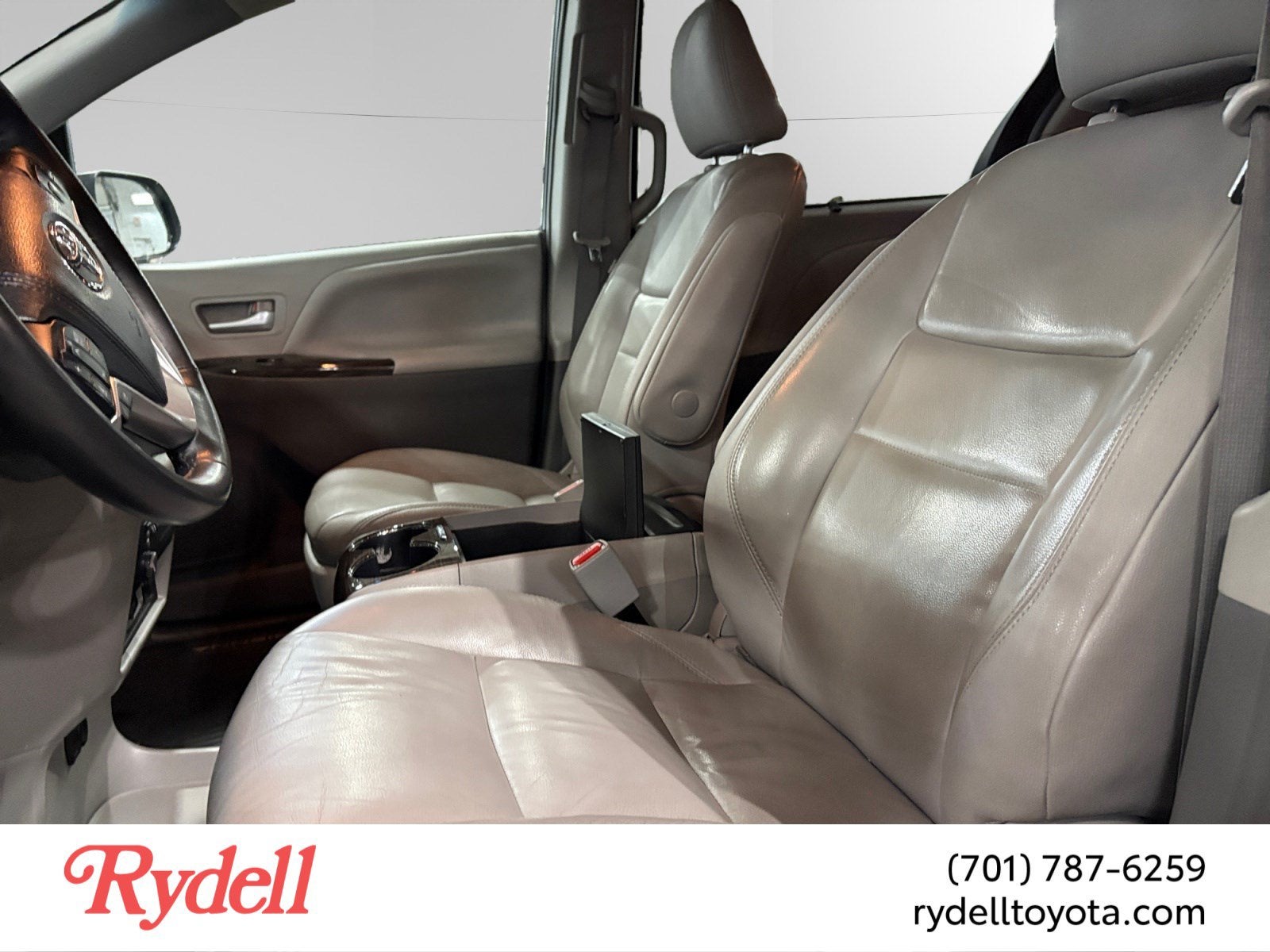 2017 Toyota Sienna XLE