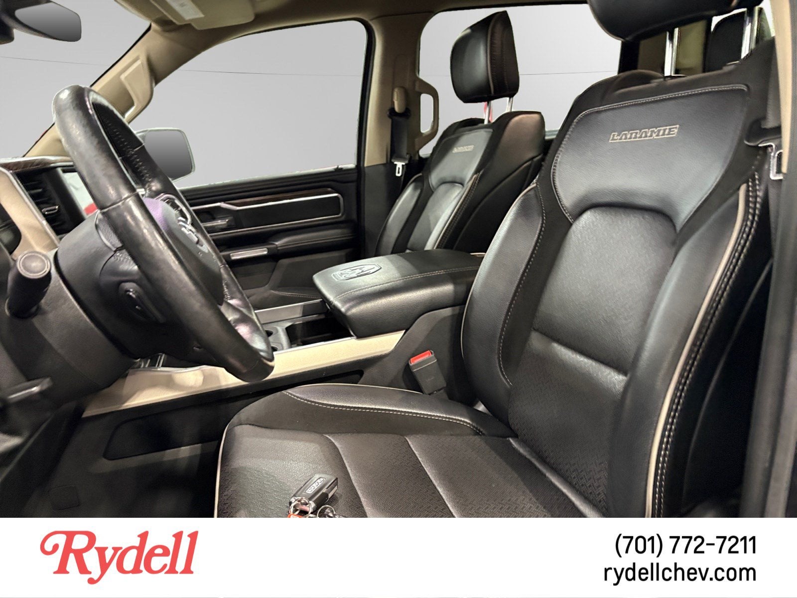 2020 RAM 1500 Laramie Crew Cab 4x4 5'7" Box