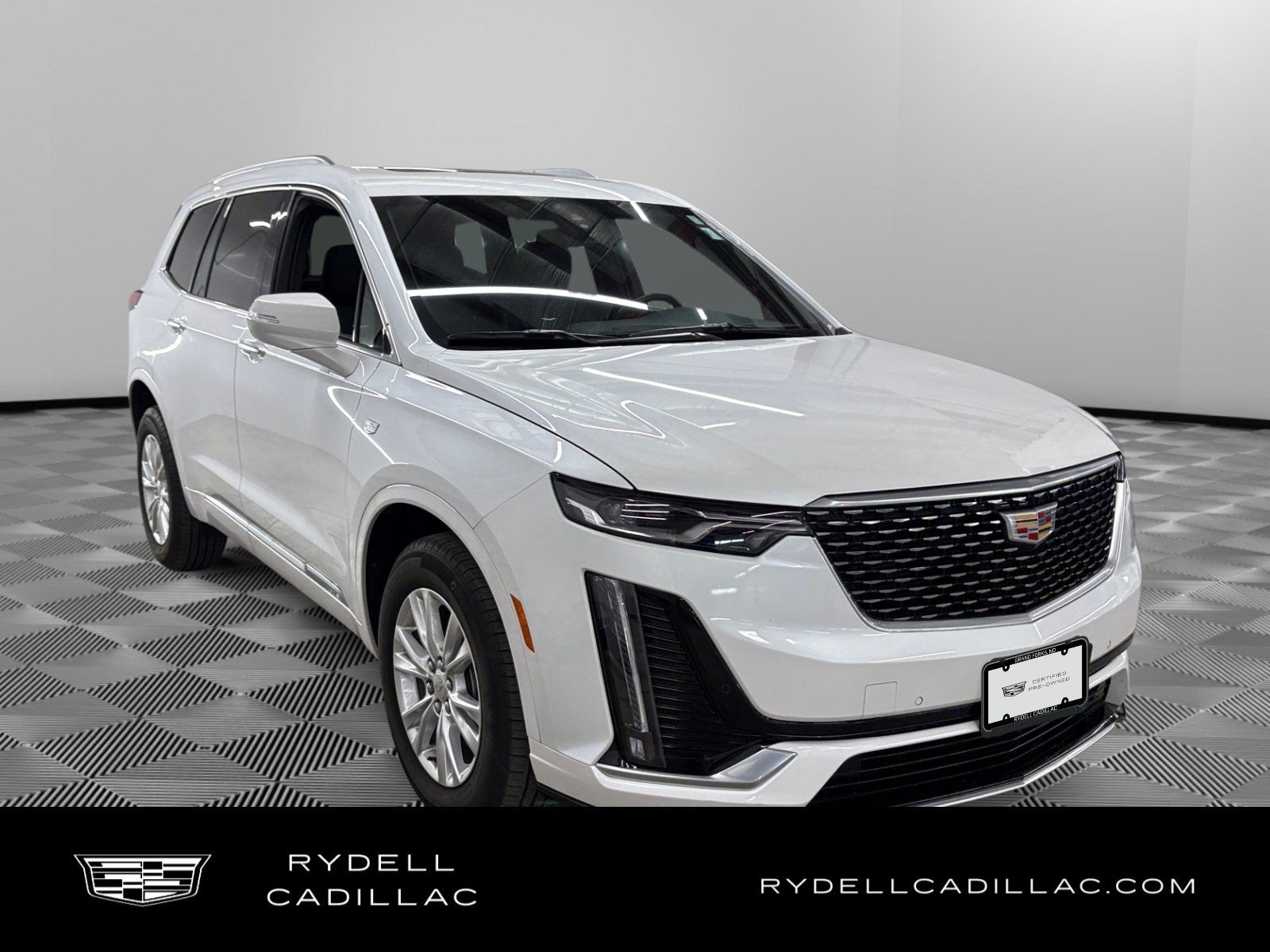 2025 Cadillac XT6 Luxury