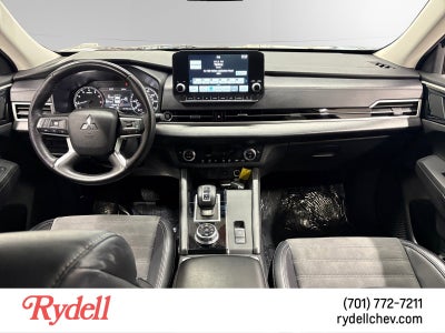 2024 Mitsubishi Outlander SE