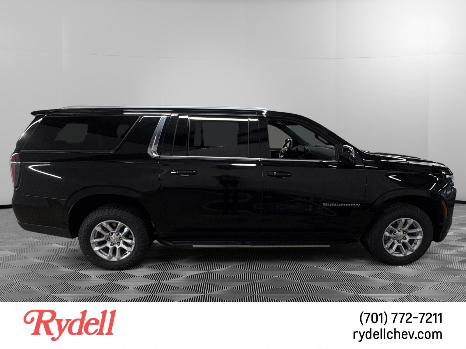 2025 Chevrolet Suburban LT