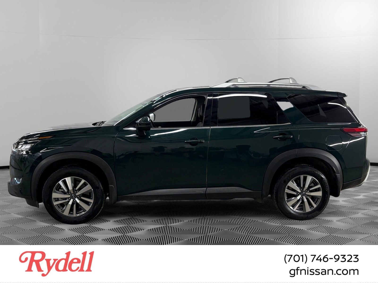 2024 Nissan Pathfinder SL 4WD