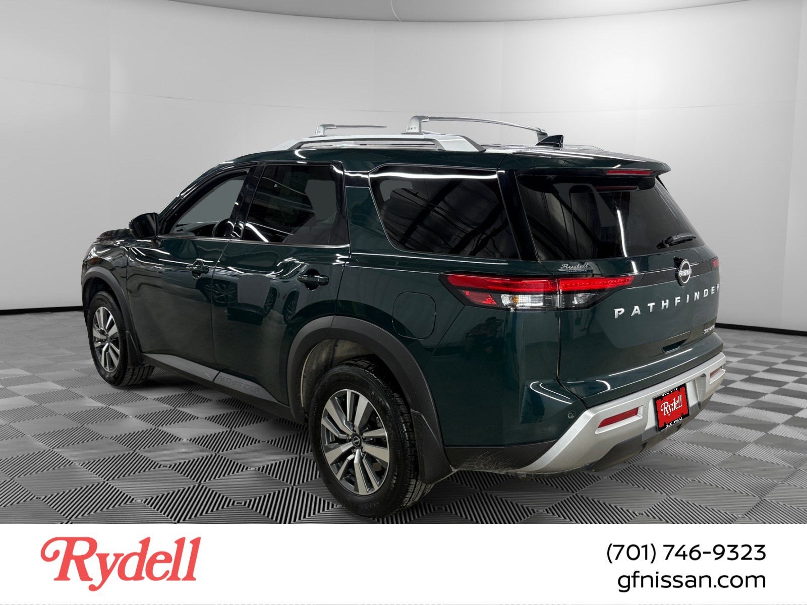 2024 Nissan Pathfinder SL 4WD
