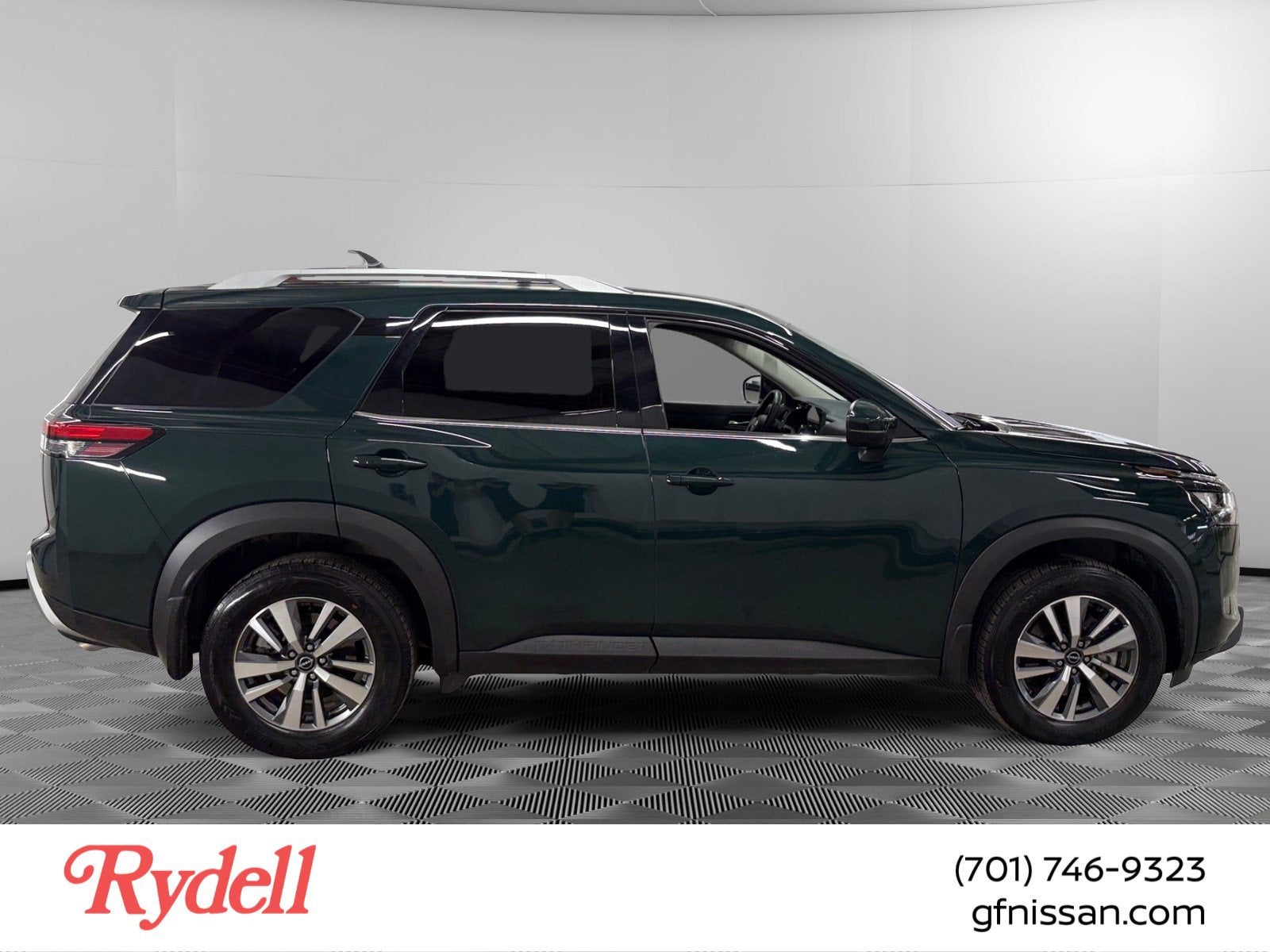 2024 Nissan Pathfinder SL 4WD