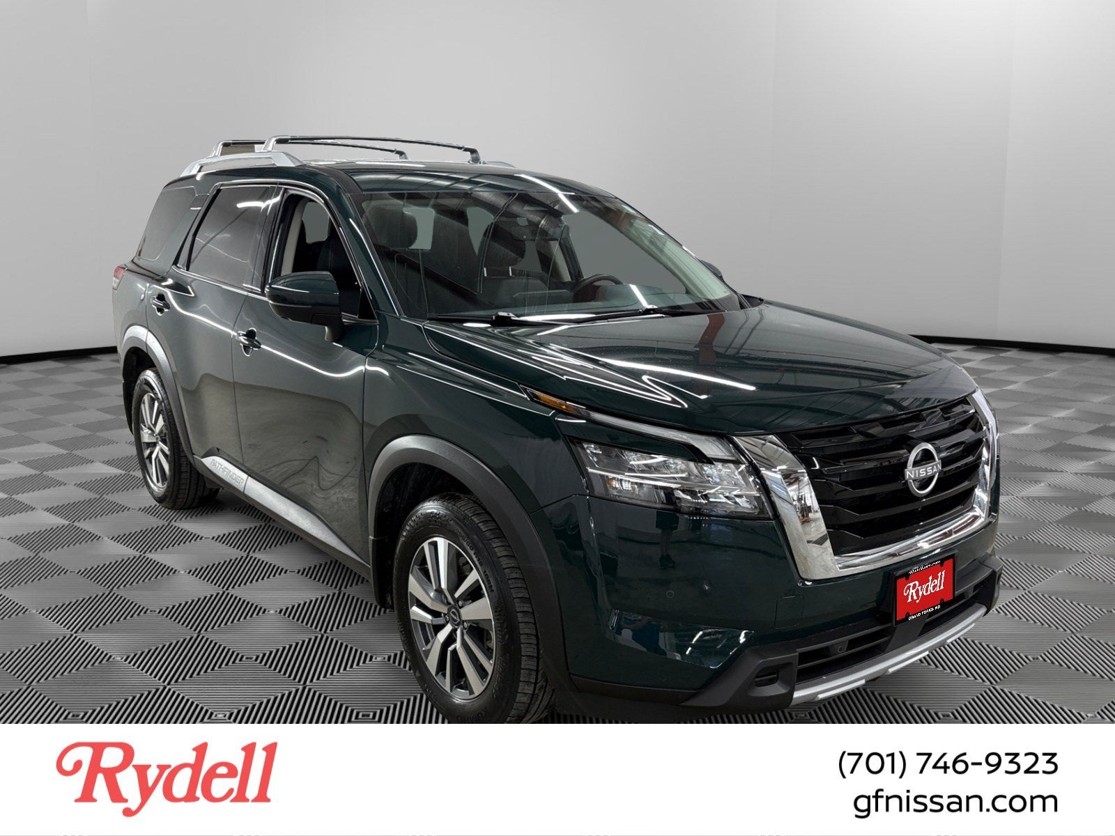 2024 Nissan Pathfinder SL 4WD