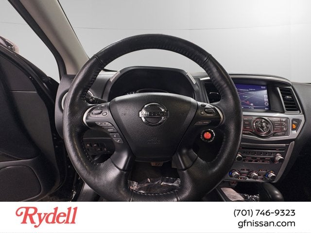 2020 Nissan Pathfinder SL