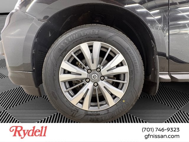 2020 Nissan Pathfinder SL