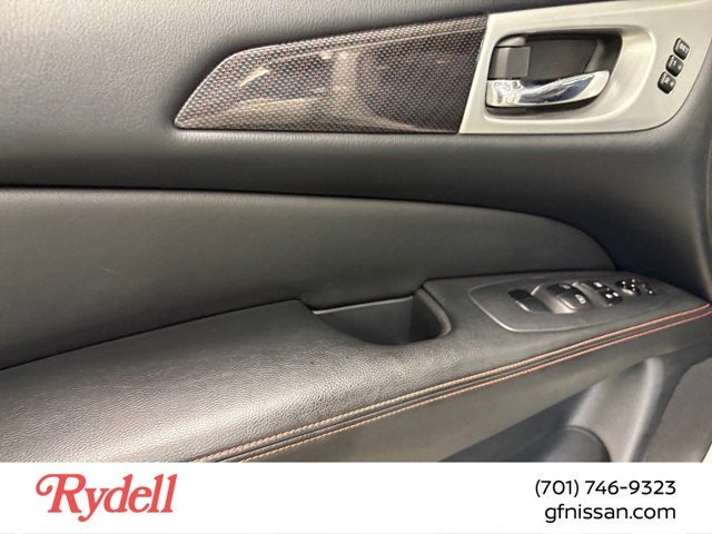 2019 Nissan Pathfinder SL