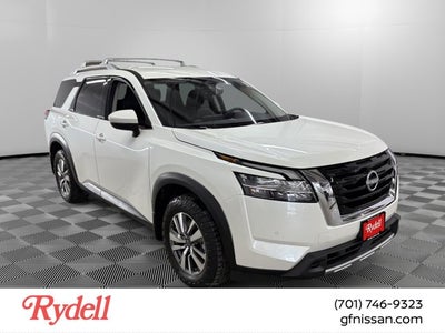 2023 Nissan Pathfinder SL